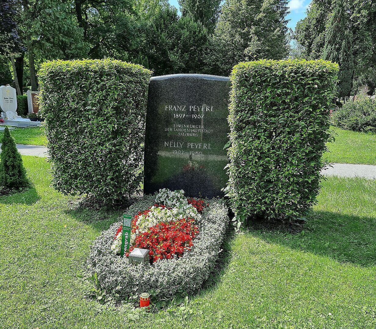 Ehrengrab Franz Peyerl