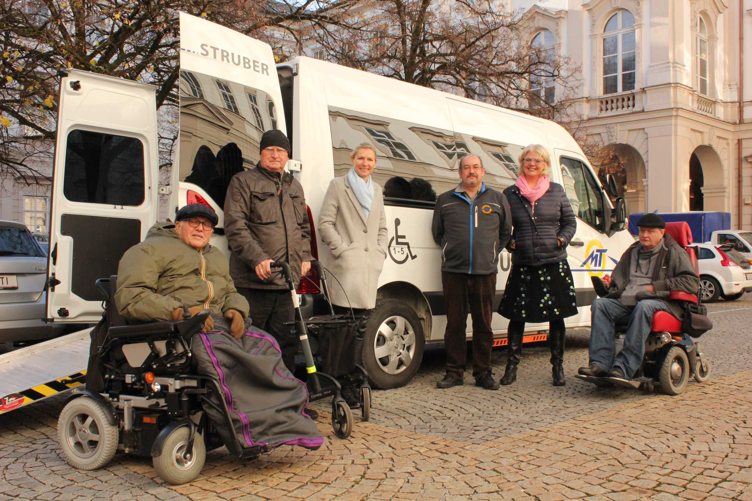 Kommt gut an: Stefan Strubers Rollstuhl-Taxi Kommt gut an: Stefan Strubers Rollstuhl-Taxi