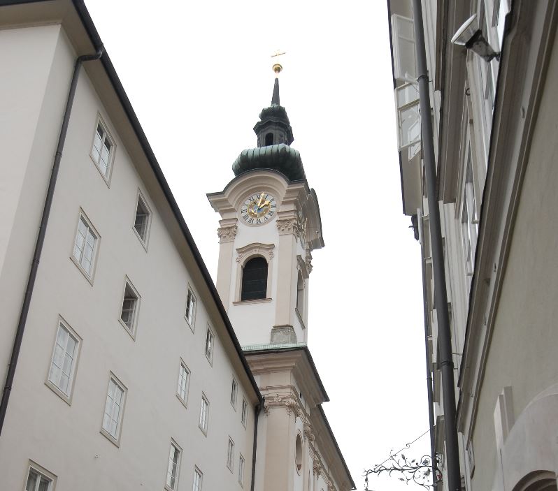 Die Sebastianskirche von aussen in der Linzergasse.