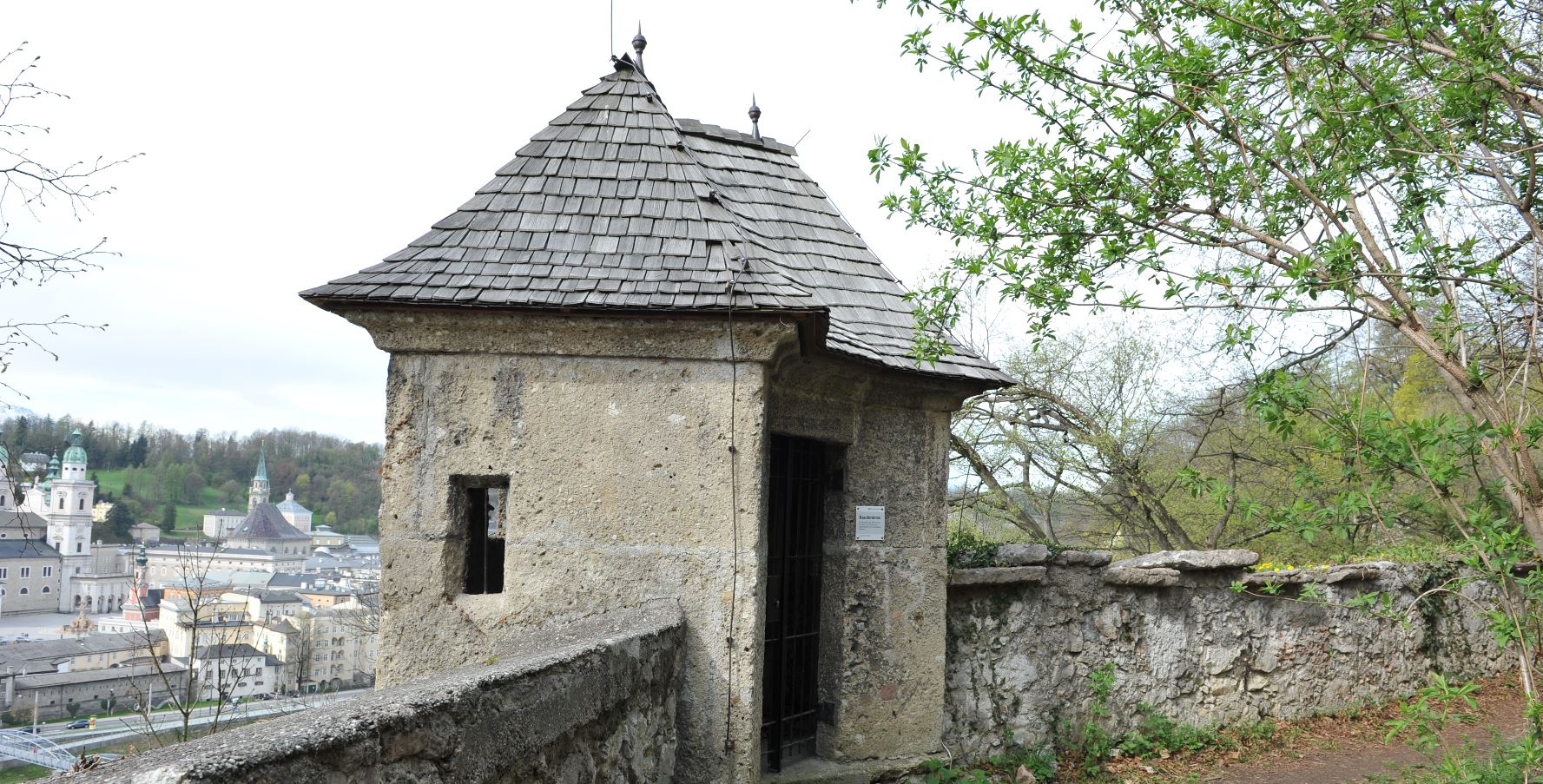 Der alte Wehrturm am Kapuzinerberg
