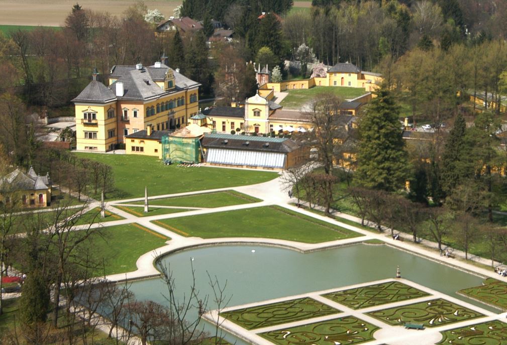 Schloss Hellbrunn mit Garten