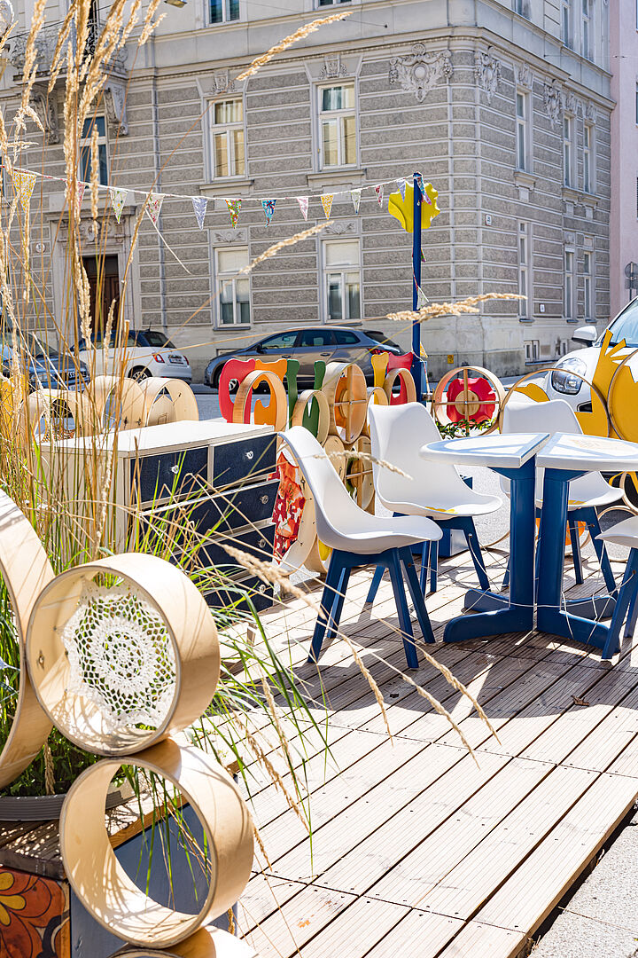 Das neue Parklet in der Lasserstraße.