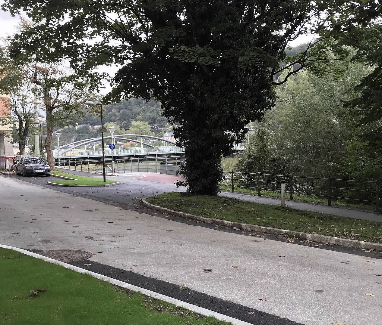 Blick auf Engstelle Franz-Hinterholzer-Kai und Karolinenbrücke