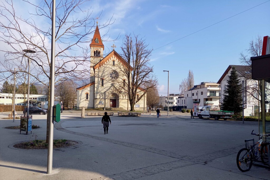 Veronaplatz Blickrichtung Itzlinger Kirche
