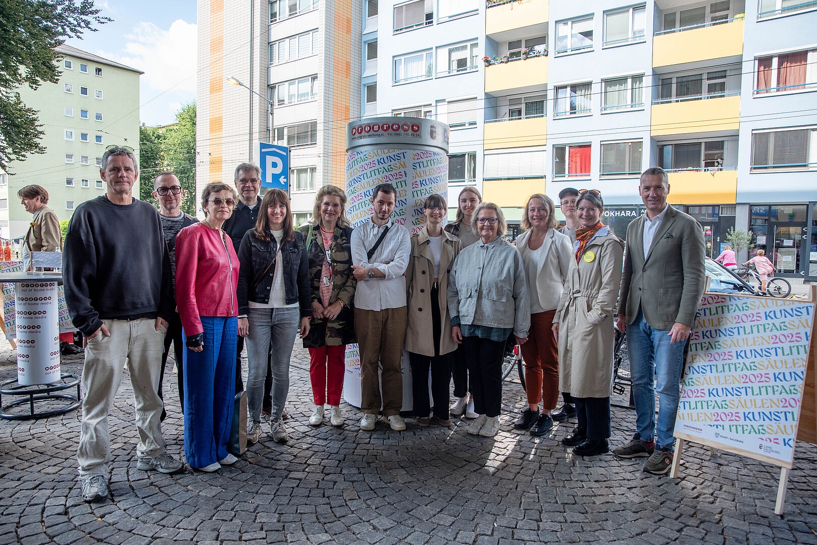 Insgesamt 10 Kunstwerke sind bis 1. September entlang der Salzach und im Stadtraum zu sehen.