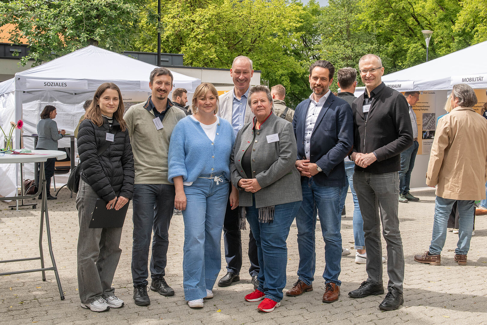Das Projektteam hat sich zusammen den Fragen und Ideen der Bevölkerung gewidmet.