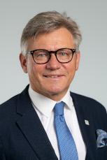 Dr. Maximilian Tischler